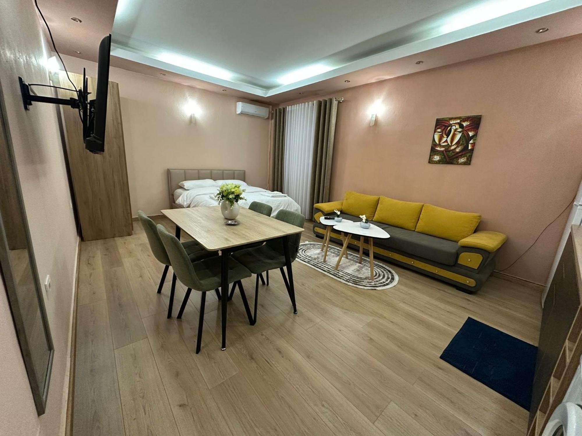 Adora Apartment Тирана Екстер'єр фото